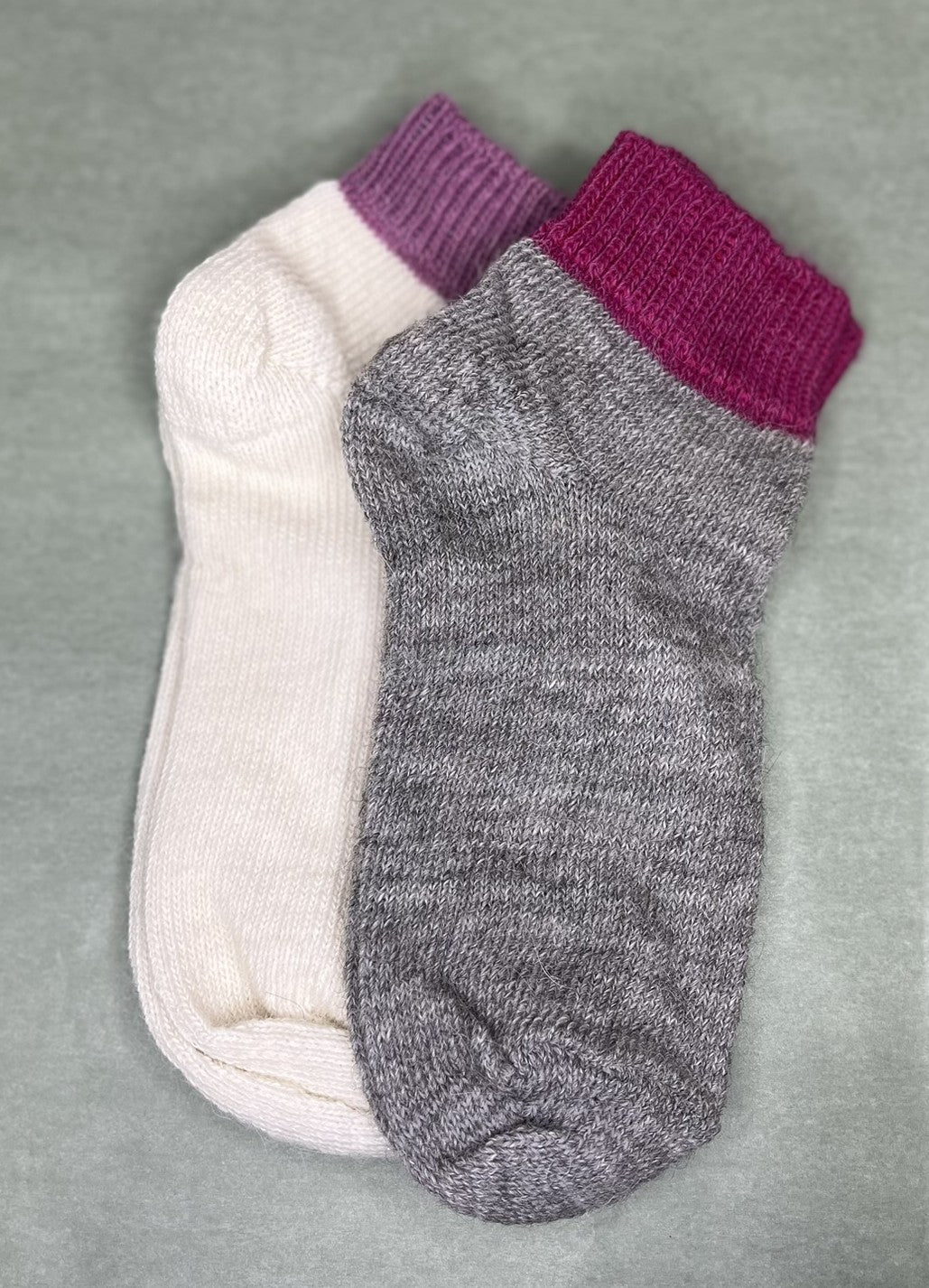 grey/raspberry + cream/heather ankle alpaca socks